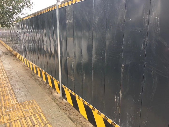 四川彩鋼圍擋工程案例